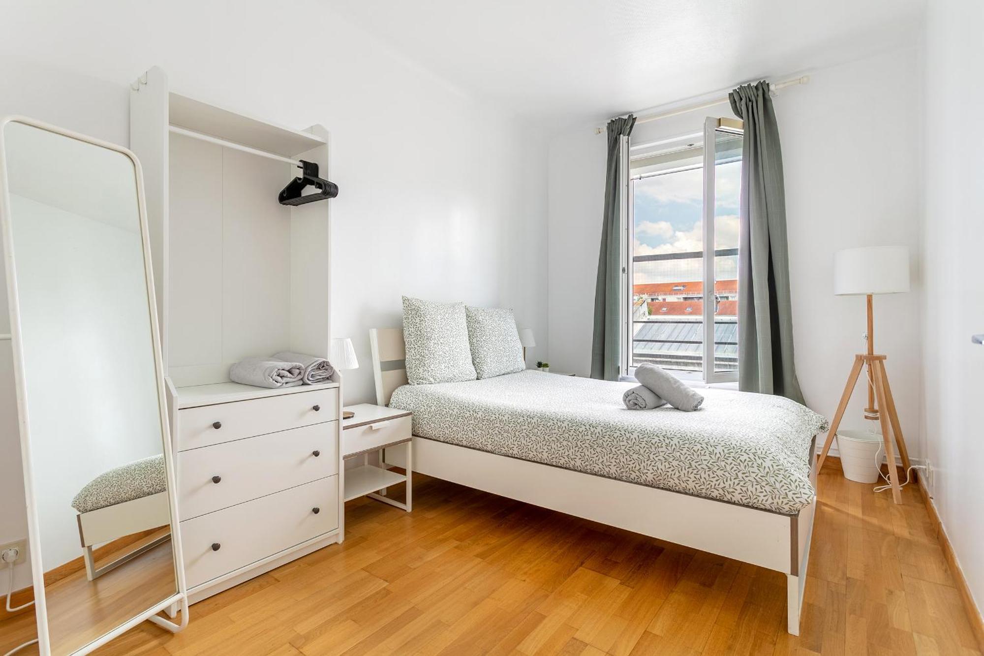 Parisian Penthouse With Large Terrasse Lägenhet Pierrefitte-sur-Seine Exteriör bild